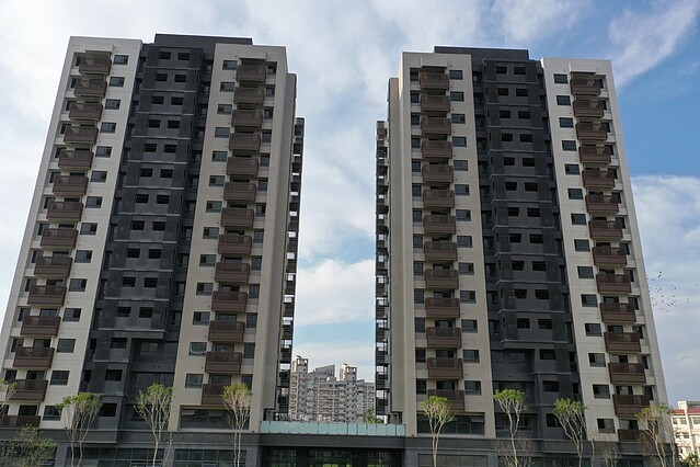 楊梅社宅棟外觀。圖/桃園市都發局提供
